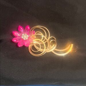 Elegant Gold and Pink Wall Decor